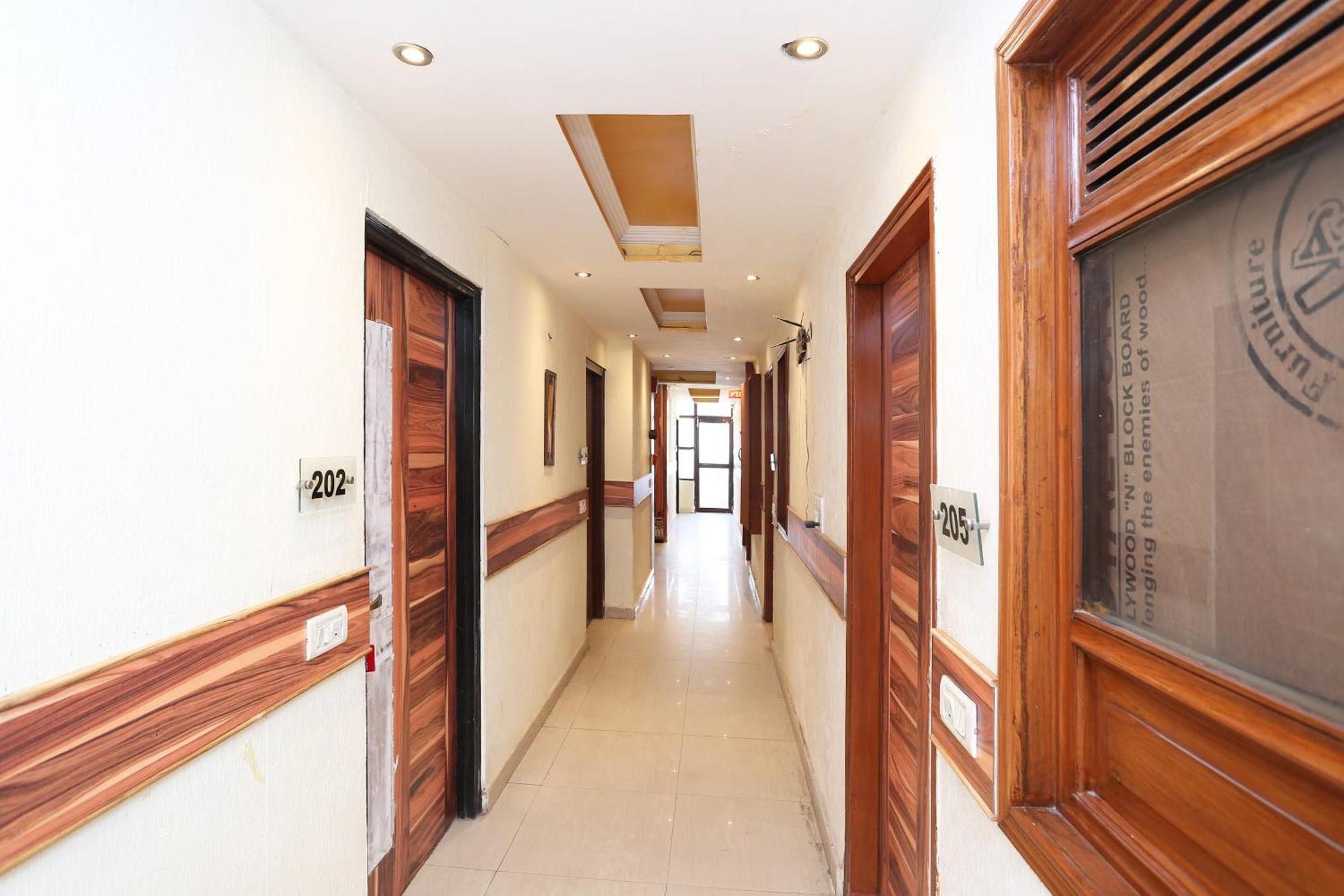 Oyo Flagship Hotel F Five Νέο Δελχί Εξωτερικό φωτογραφία