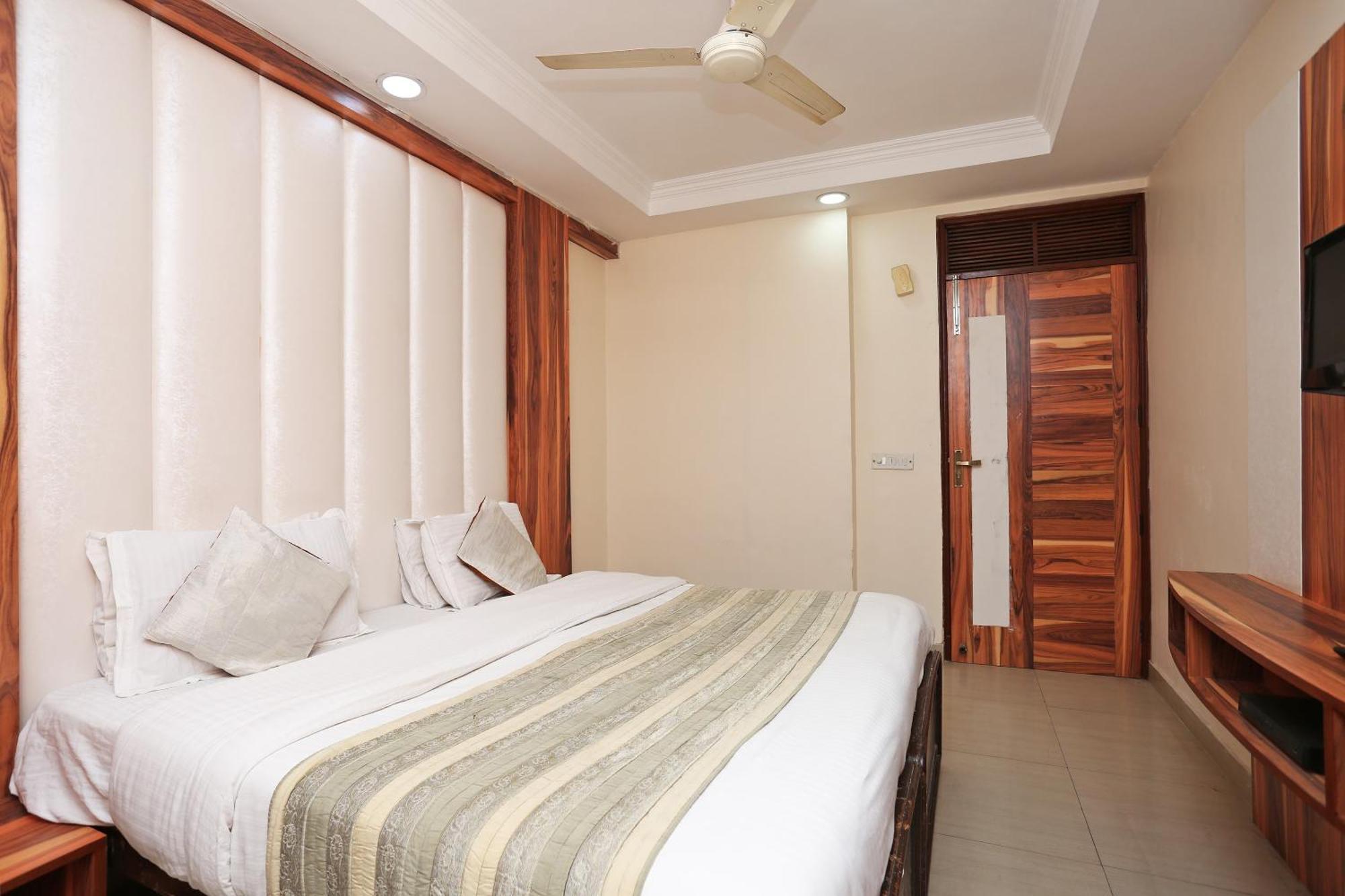 Oyo Flagship Hotel F Five Νέο Δελχί Εξωτερικό φωτογραφία