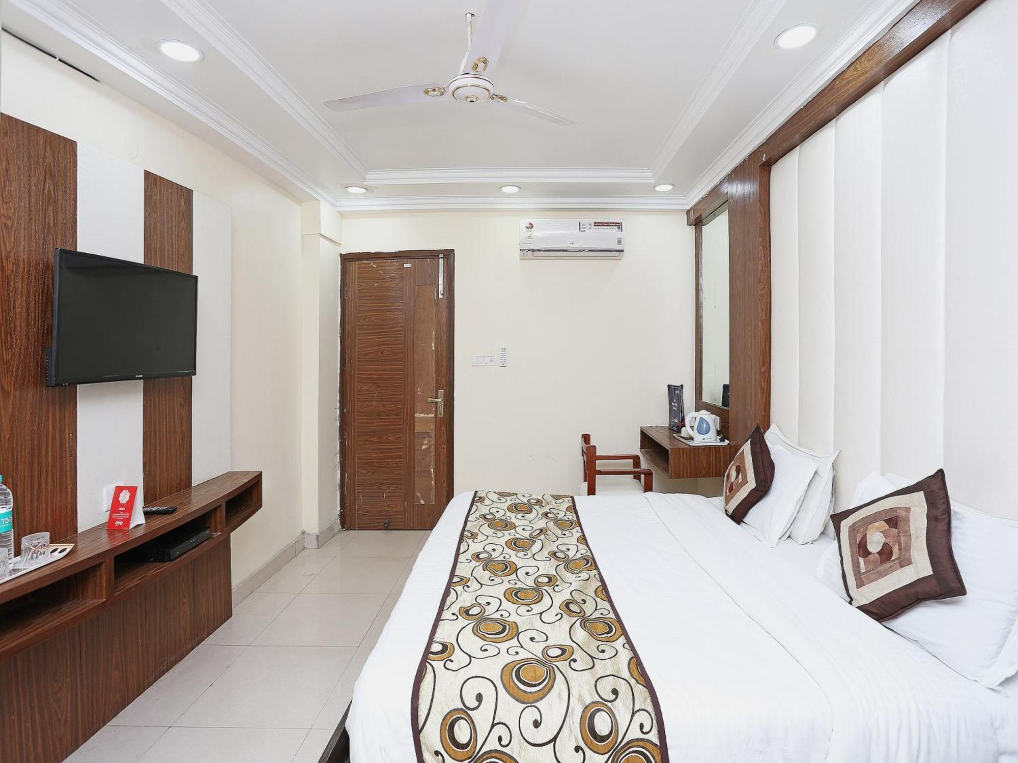 Oyo Flagship Hotel F Five Νέο Δελχί Εξωτερικό φωτογραφία